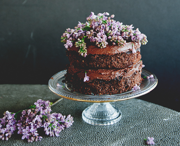 In the Kitchen | Two Chocolate Recipes to Try this Weekend: Cake & Brownies