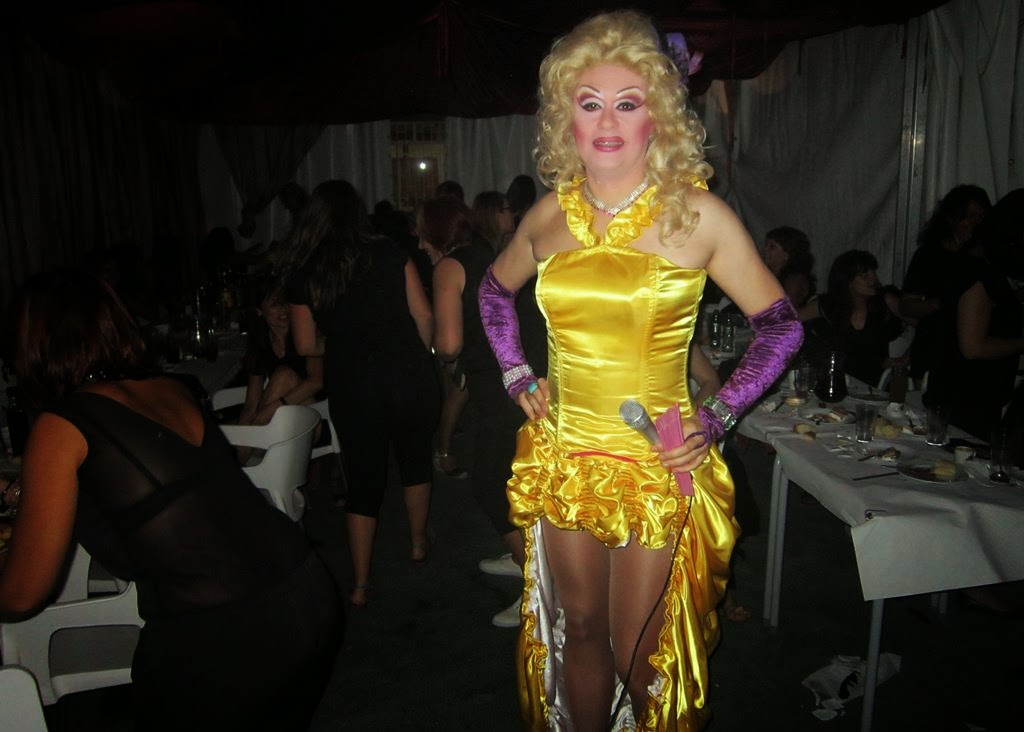Cena de empresa con espectáculo drag queen