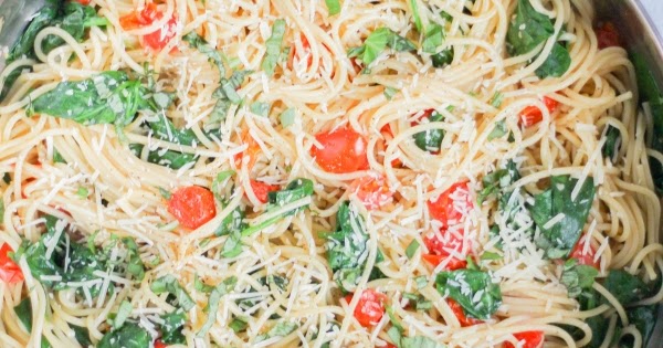 One Pot Pasta with Fresh Tomatoes and Spinach