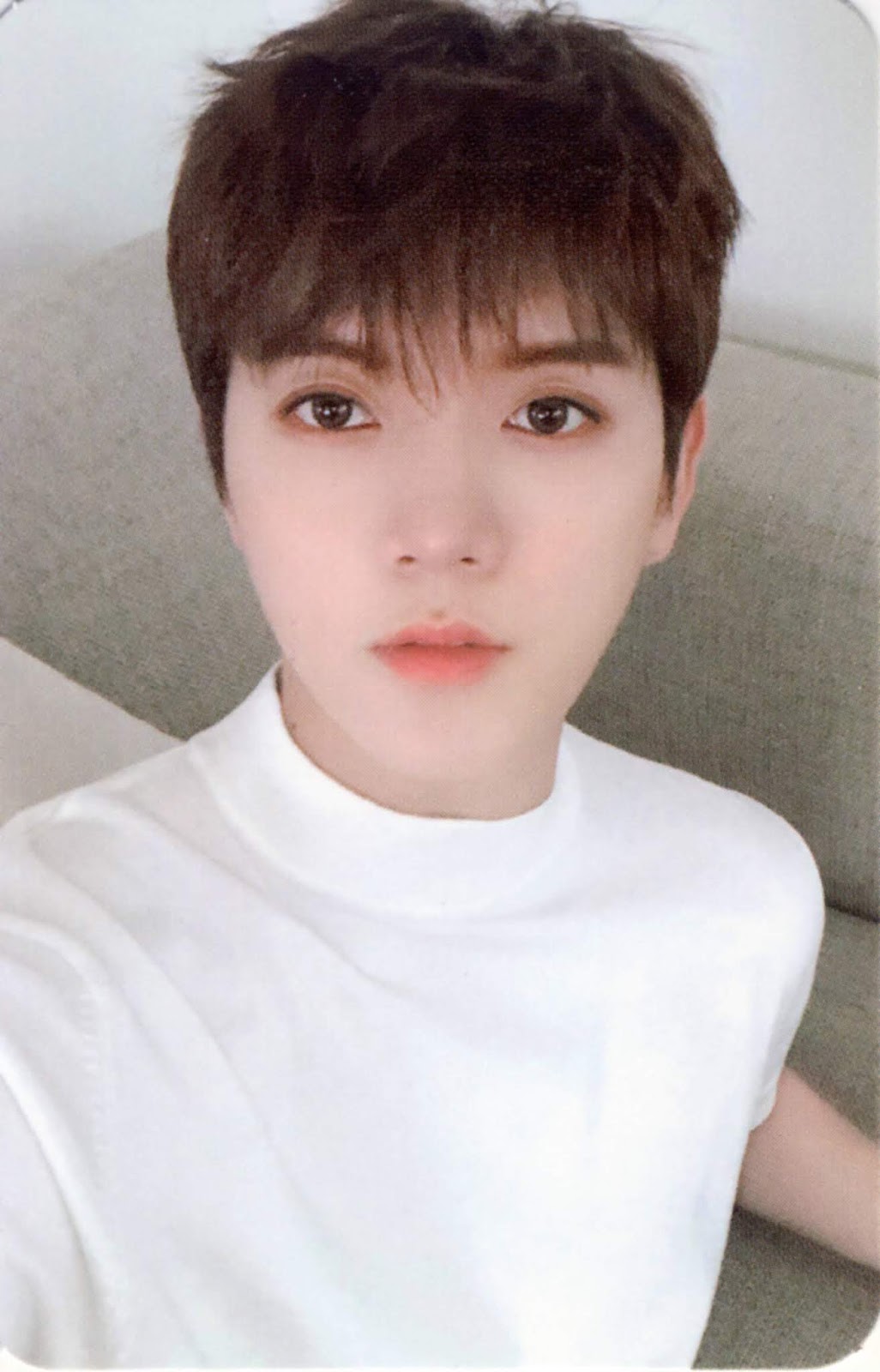 kpop scans: Ren ( NU'EST ) - The Table photocard