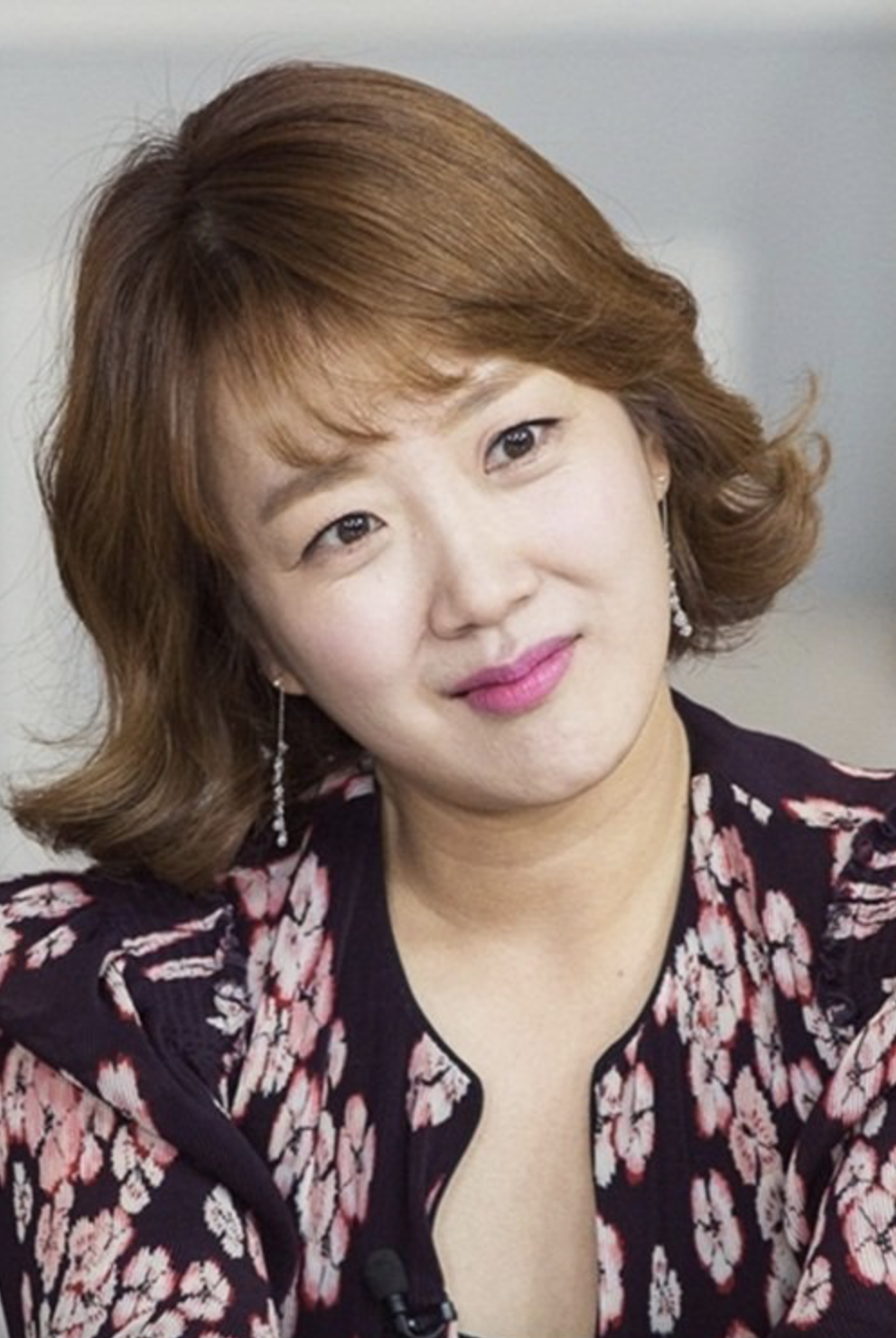 Seo Min Jung apologizes for using BTS to promote her friend's hats - K