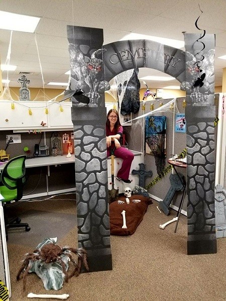 #55 #Best #Halloween #Cubicle #Ideas #Worth #Replicating #at #Your #Office