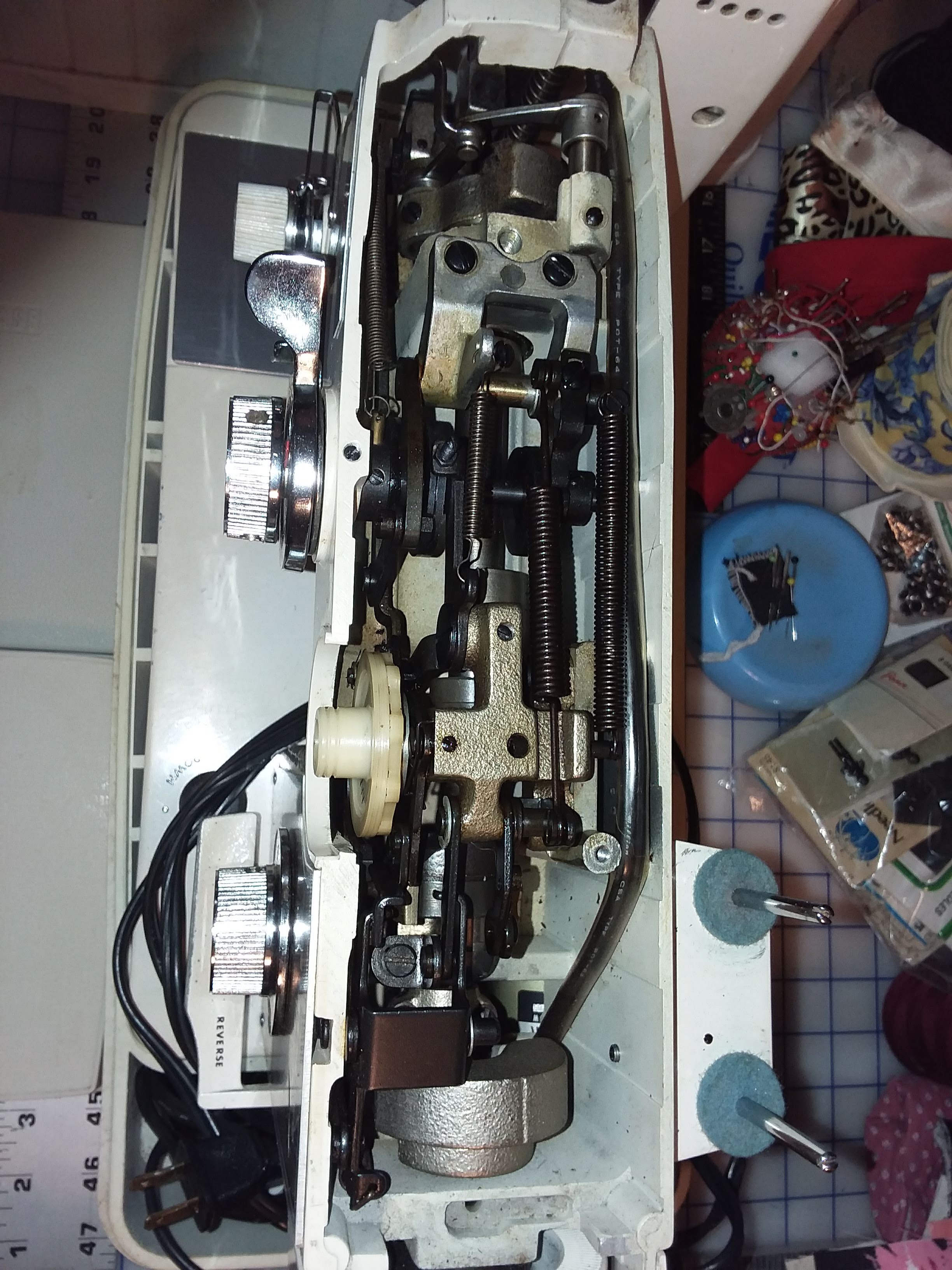 MORSE SUPERDIAL 6100 ZIGZAG SEWING MACHINE WITH CAMS
