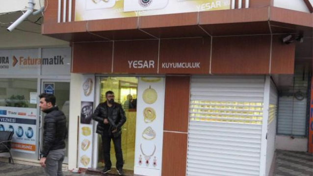 Sultanbeyli de kuyumcu soygunu Sultanbeyli de kuyumcu soygunu