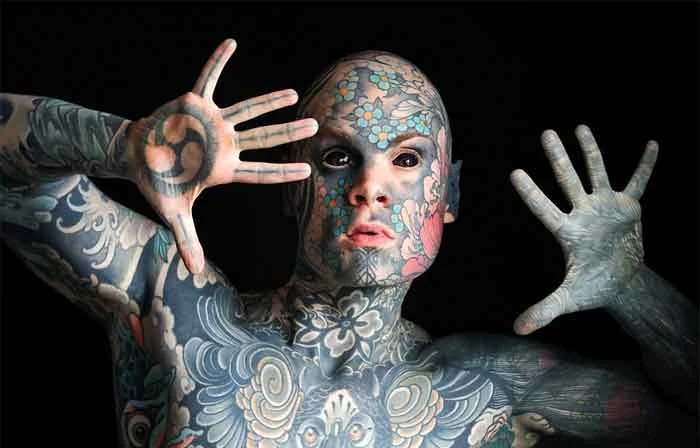 Paris, News, World, Teacher, Students, school, Eyes, Tattoo, French primary school teacher who covering his body in tattoos and turning the whites of his eyes black