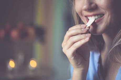 10 surprising benefits of sugar-free gum
