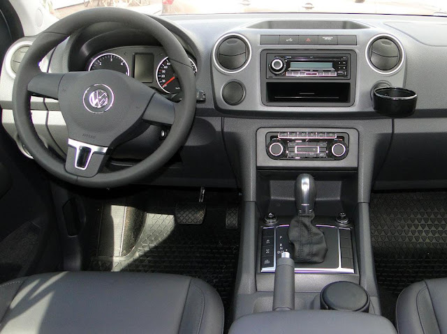 VW Amarok Automática 2013 - por dentro