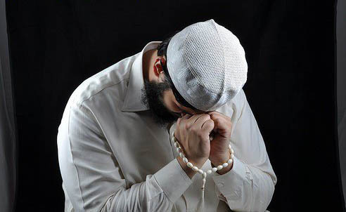  Gambar  Muslimah Menangis  Dalam Doa Doni Gambar 
