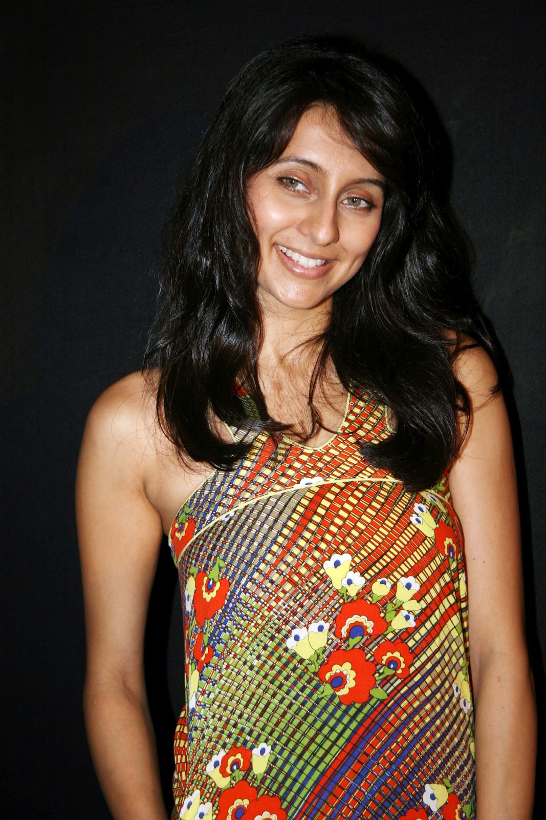 totallhotgirlscollection: Actress Anusha Dandekar New Hot Pics