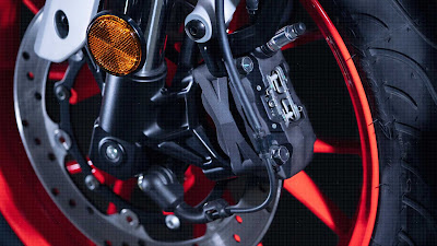Rem Depan MT-125 : 292 mm, ABS, Floating, Radial Rem Depan MT-125 : 292 mm, ABS, Floating, Radial