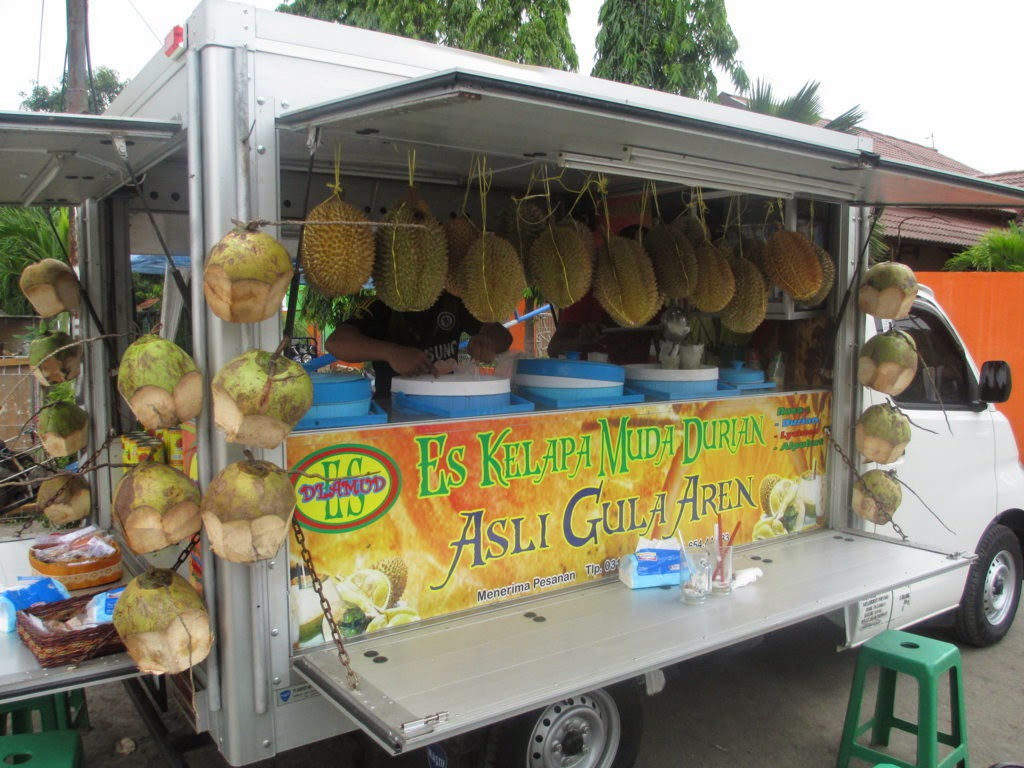 Spanduk Es Kelapa Muda Unik gambar spanduk