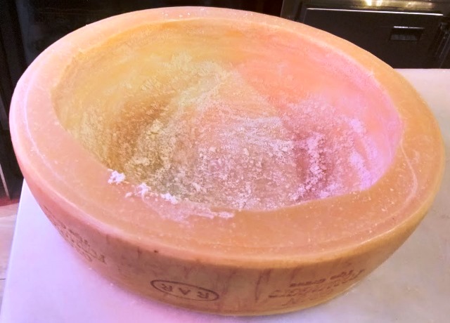 Finalização do Nhoque gratinado no Grana Padano, reúne beleza e gostosura