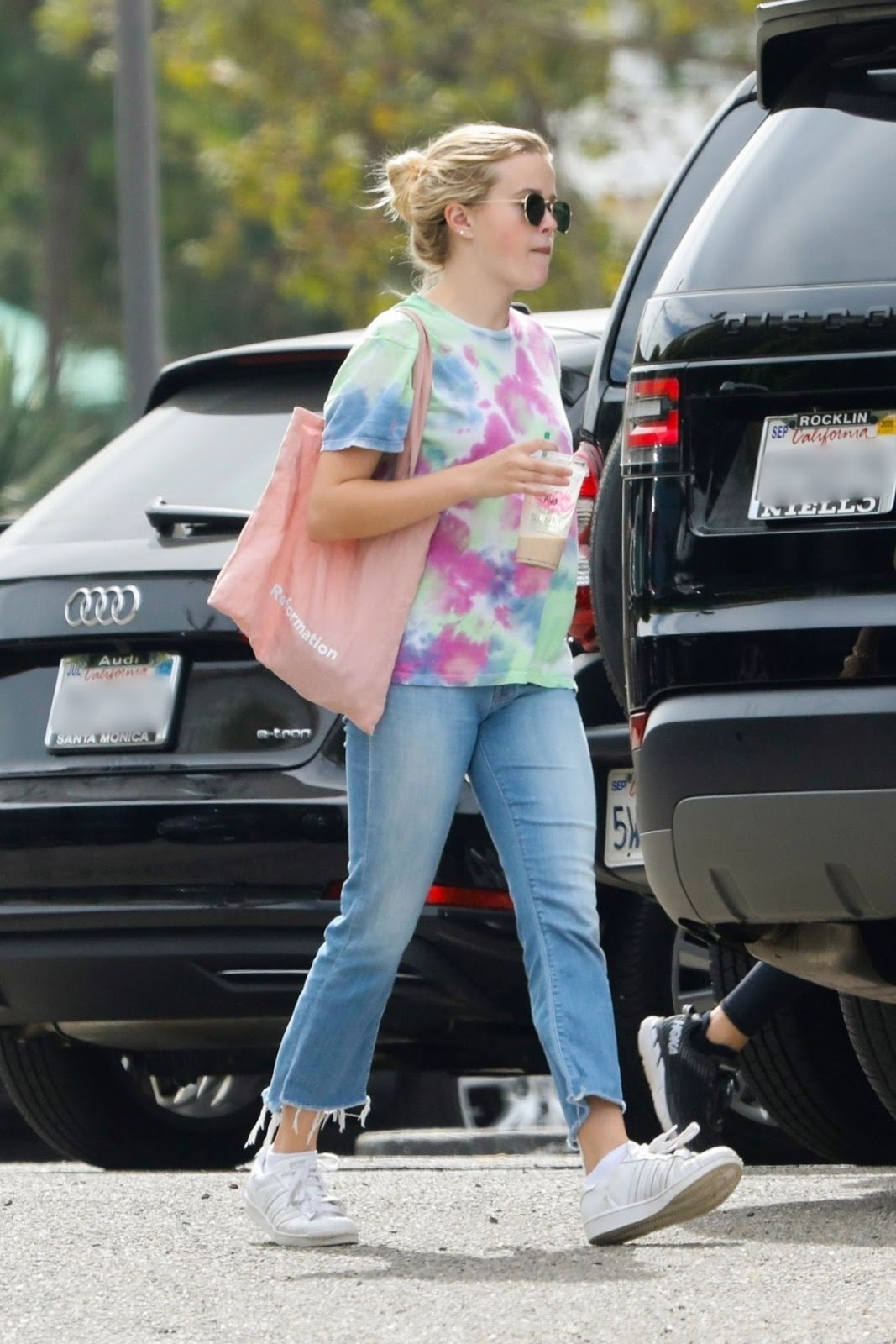 Ava Phillippe and Reese Witherspoon – SunLife Organics in Malibu 09/22/2019
