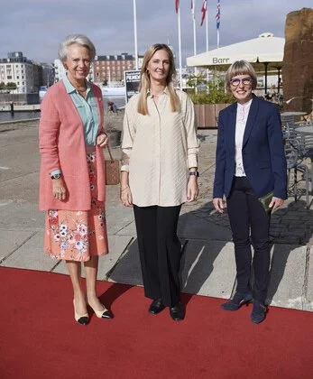 Princess Benedikte visited the exhibition Vigdis Finnbogadottir, The World's First Elected Female President at the  North Atlantic House in Copenhagen