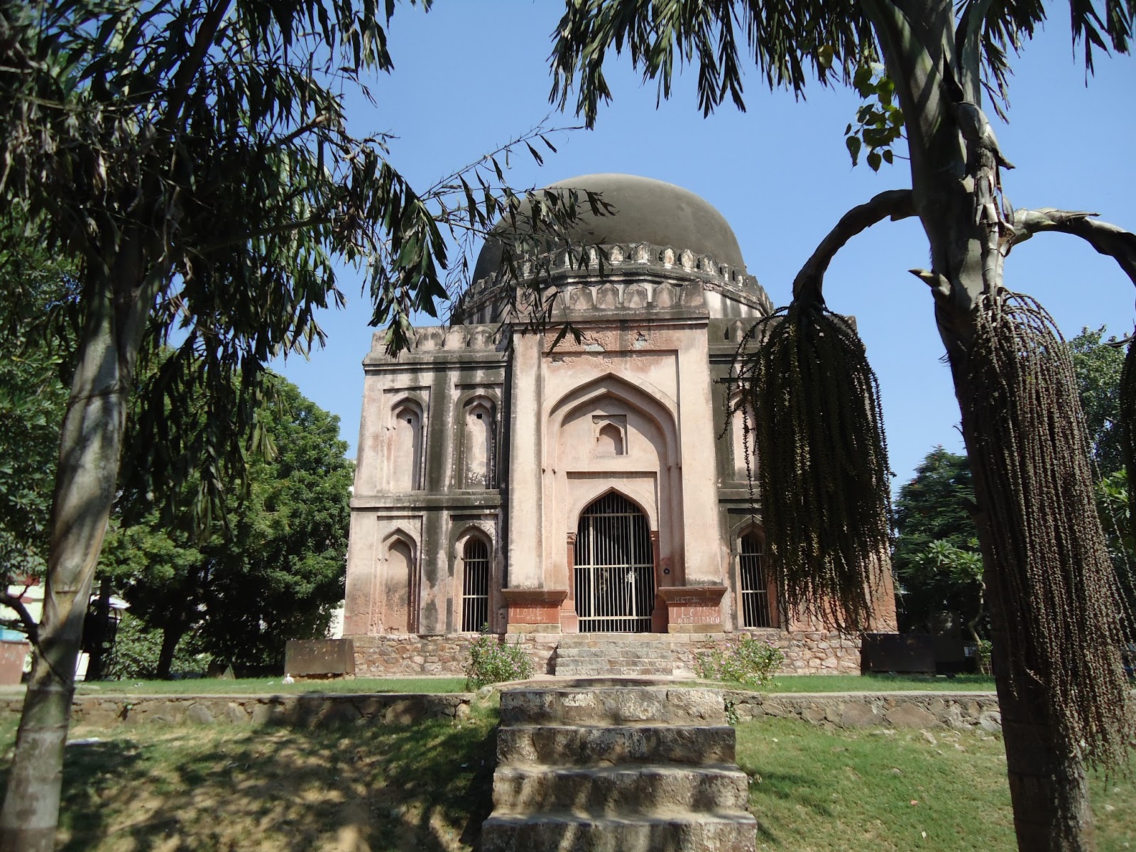 Delhi Heritage Kale Khan Tomb, South Extension, New Delhi.