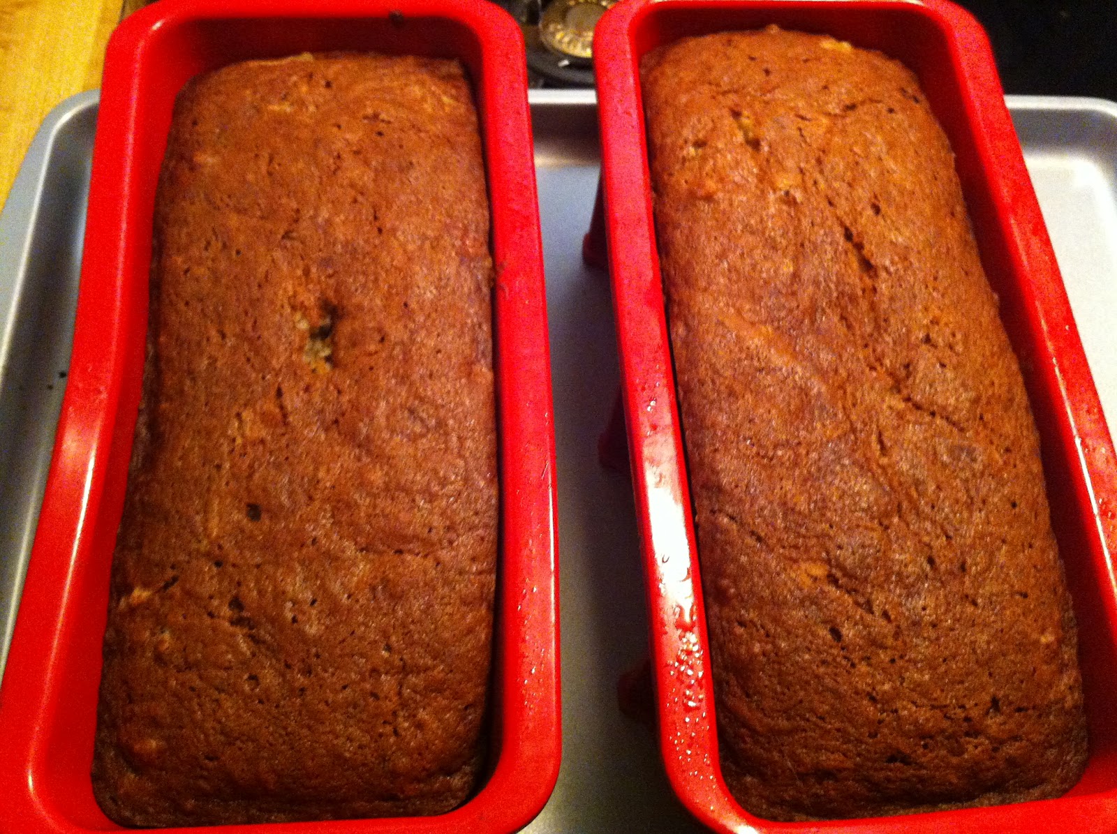 Kristen Bakes...: Banana Pineapple Bread