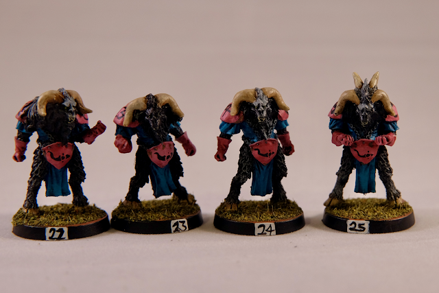 forth set of beastmen 4 Beastmen Warriors