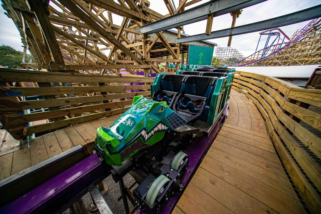 NewsPlusNotes Busch Gardens Tampa Shows Off Impressive Iron Gwazi Progress