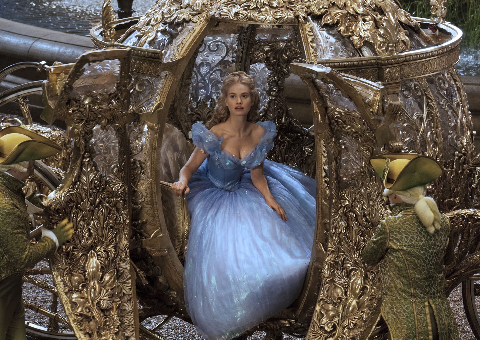 ｃｉａ こちら映画中央情報局です Cinderella ケネス ブラナー監督が名作アニメを実写 化したディズニー ファンタジーのマジックが百花繚乱の美しい最新作 シンデレラ が全長版の新しい予告編とポスターをリリース