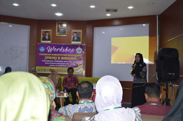 Acara workshop Program Kreativitas Mahasiswa (PKM) 5 Bidang kerjasama STIKES Harapan Ibu Jambi dengan Forkomawa Wilayah Jambi yang dihadiri oleh 20 Perguruan Tinggi Swasta se Provinsi Jambi dengan jumlah peserta sebanyak 152 peserta