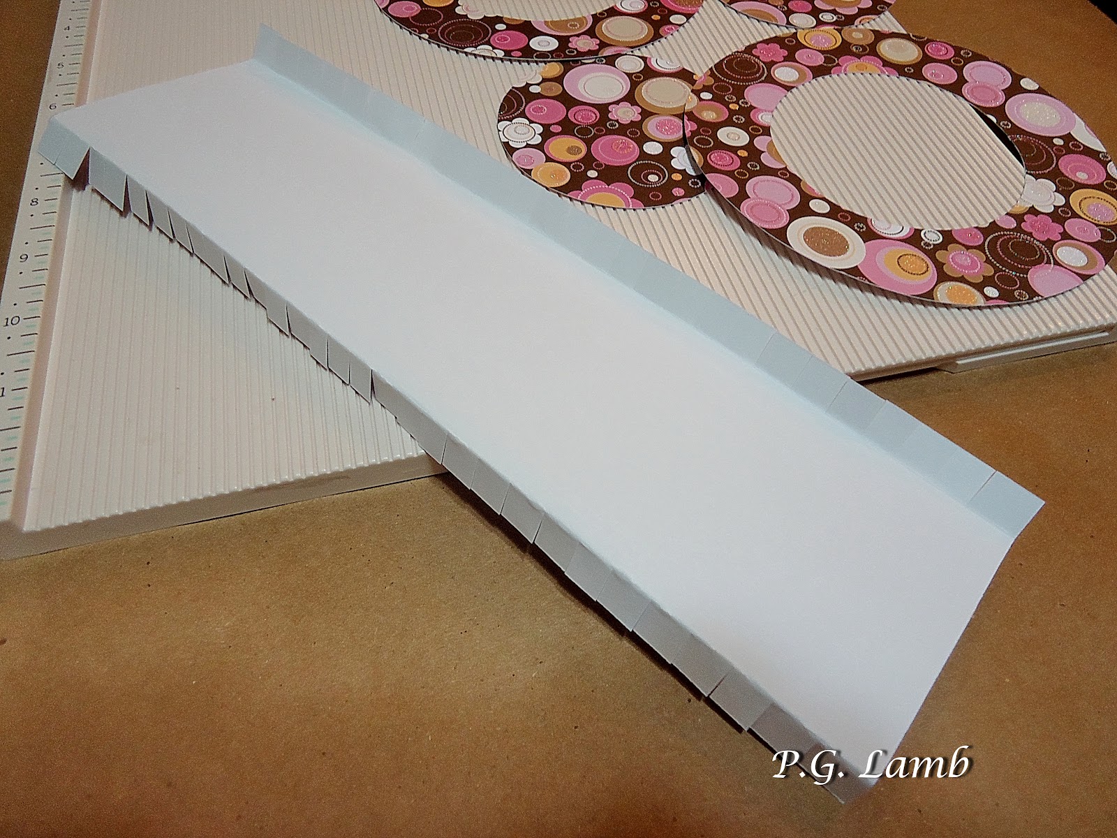 Peachy paper crafts top hat tutorial