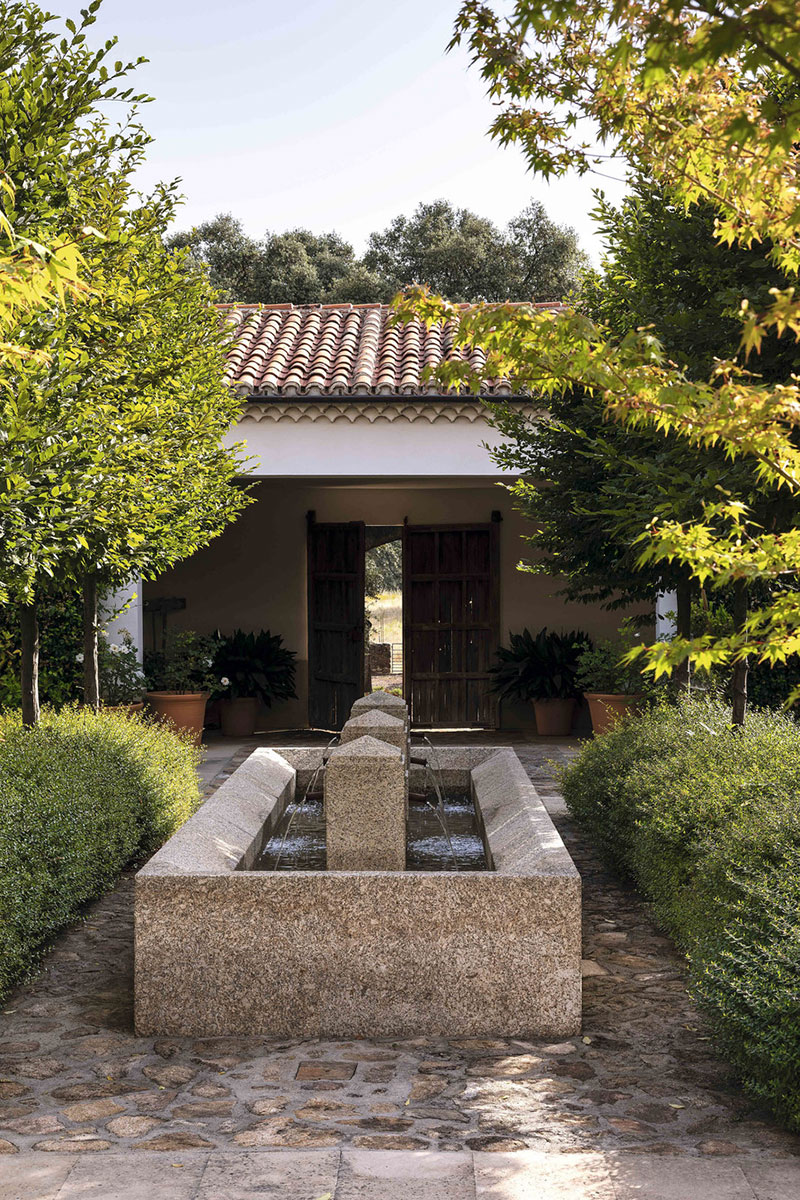 A magnificent old house in the Spanish countryside