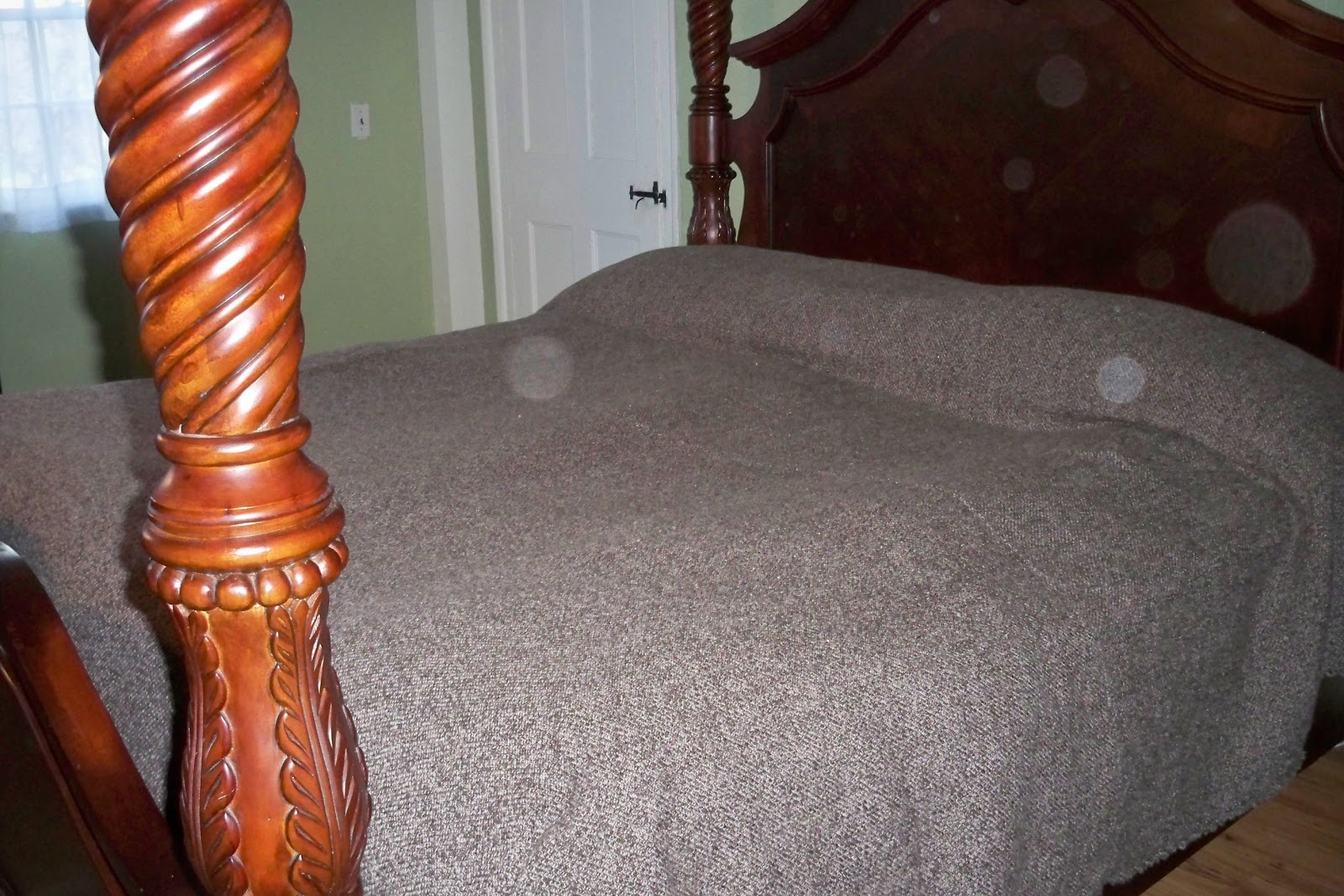 Organic wool blanket for King size bed for the Bridge Farm by Village