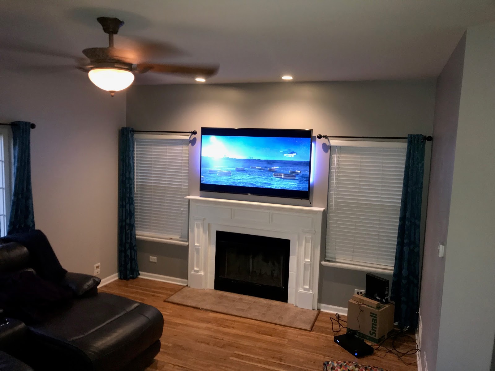 Decorating a Family Room with a Black Leather Sectional