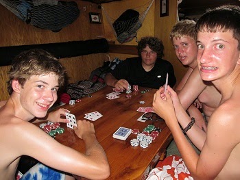 Strip Poker Twink 77