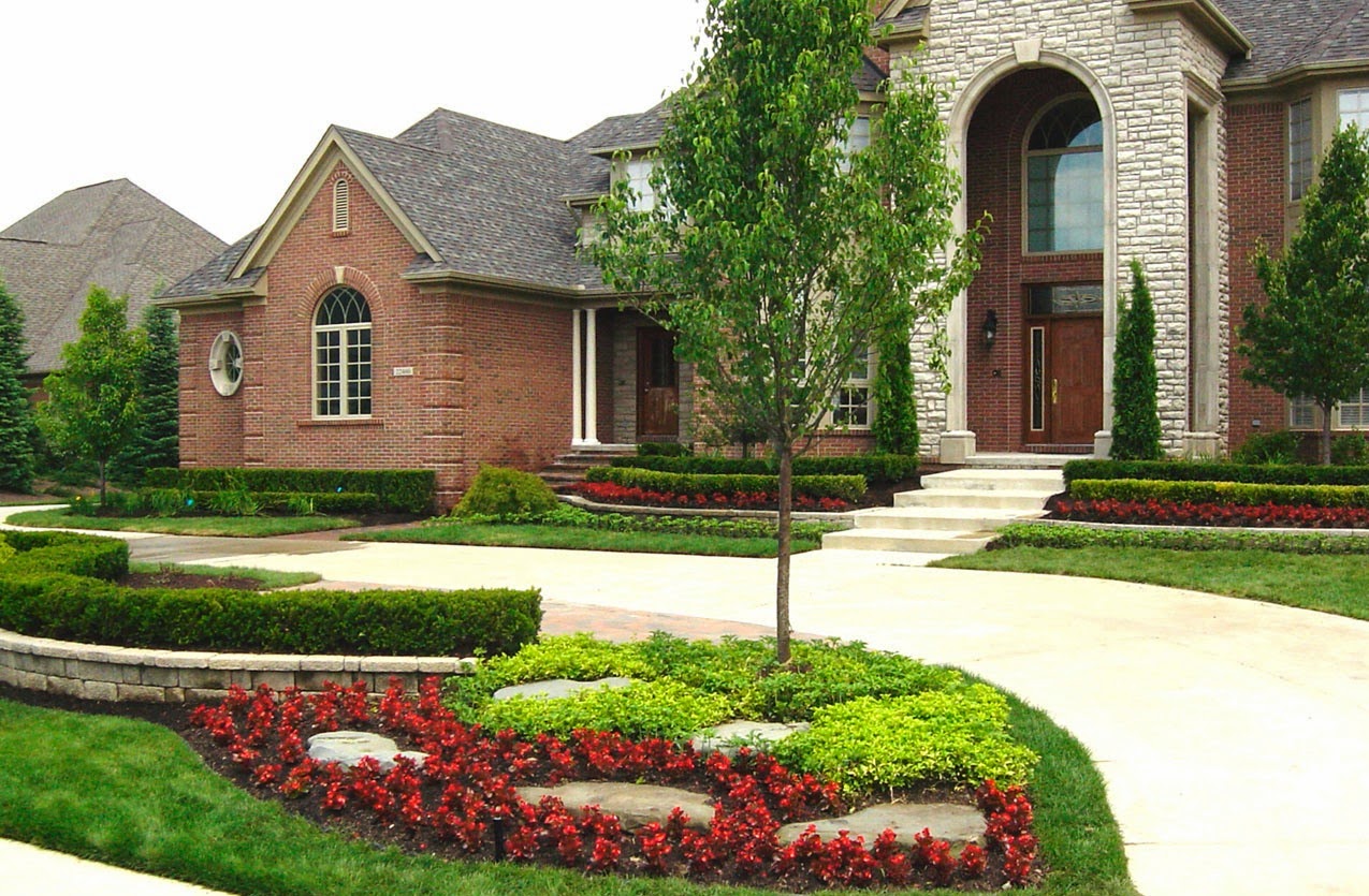 Landscaping Front of House - Smart Home Designs