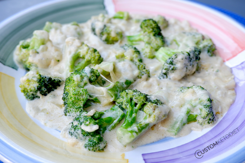 Keto Broccoli in Mozzarella and Parmesan Sauce HOANGTO BLOG