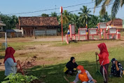 Mendukung Program Pemerintah, Karang Taruna Bersama Pemdes Bukit Melaksanakan Gotong Royong Dalam Rangka Memperingati HUT Kabupaten Banyuasin Ke-19