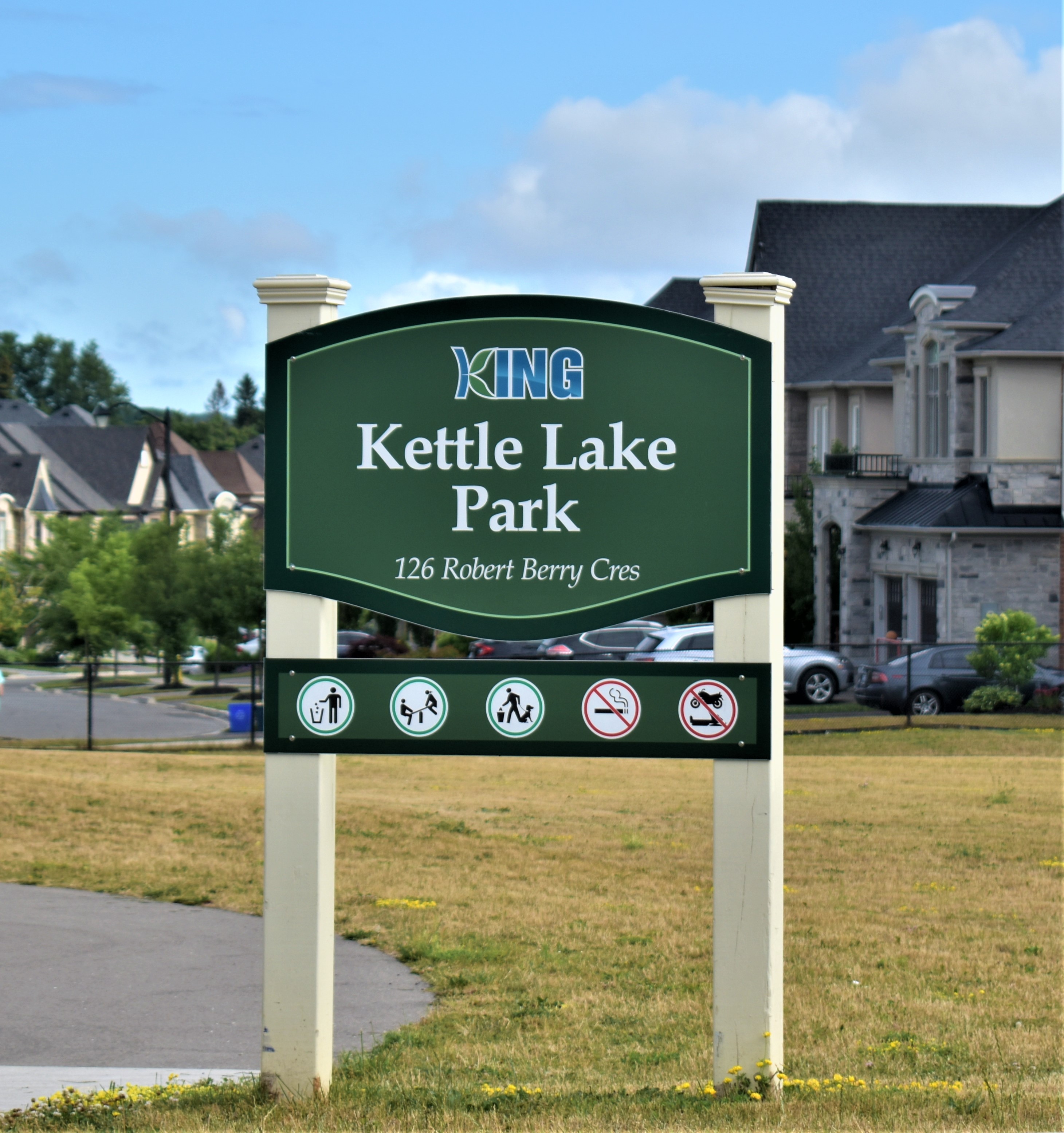 Camera on King & Aurora Kettle lake in King City?