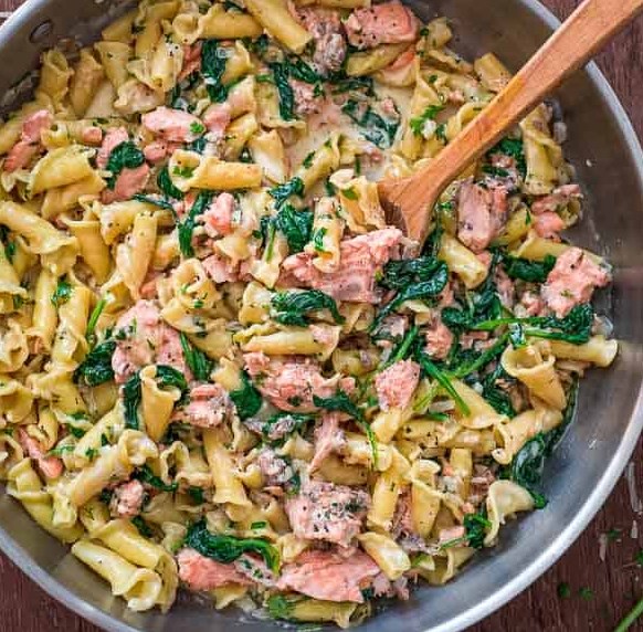 SALMON PASTA WITH SPINACH #dinner #fish