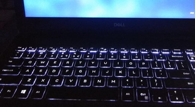 Backlit of Dell Inspiron 3593 laptop's keyboard.
