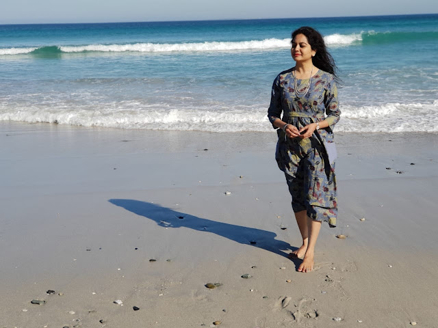 Singer Sunitha Latest Pics In Beach Looking Cute 5