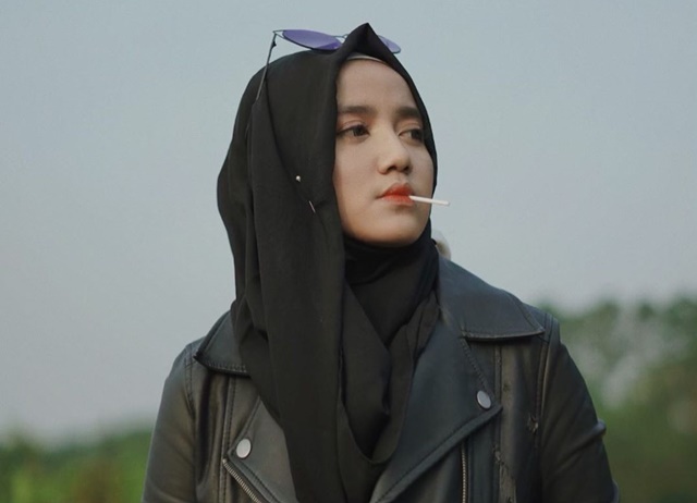 Tanggapan Cerdas Wirda Mansur Untuk Haters Film The Santri - AlhidaMart