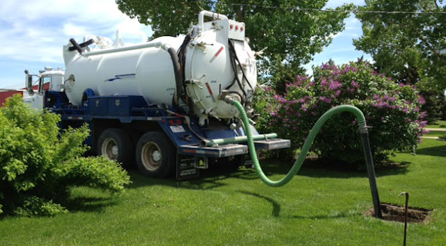 Septic tank pumping 