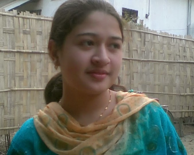 Sexy Bangladeshi Cute Local Teen Girl Nice Smiling Skimpyl