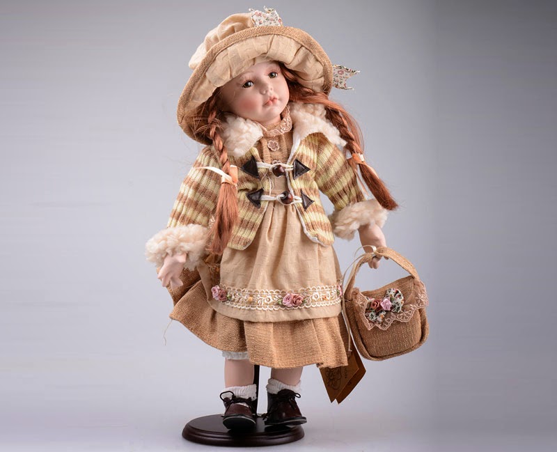 Понравилась кукла. Кукла Брайс. Кукла фарфоровая. Немецкие фарфоровые куклы. Фарфоровая куколка.