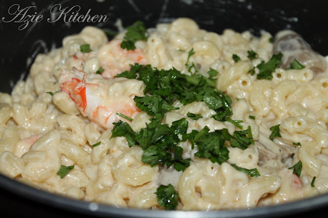 Classic Prawns and Mushroom Macaroni Cheese