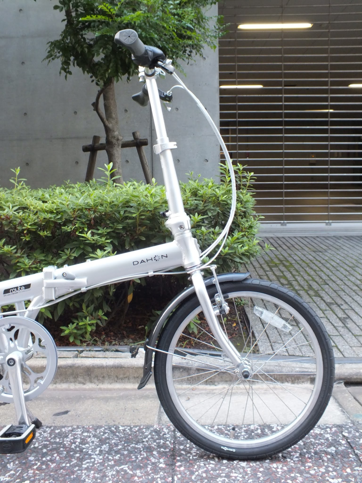 DAHON route ダホン ルートシルバー ～6月7日(土)迄 DAHON route ダホン ルートシルバー ～6月7日(土)迄