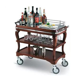 Liquer trolley in gueridon service