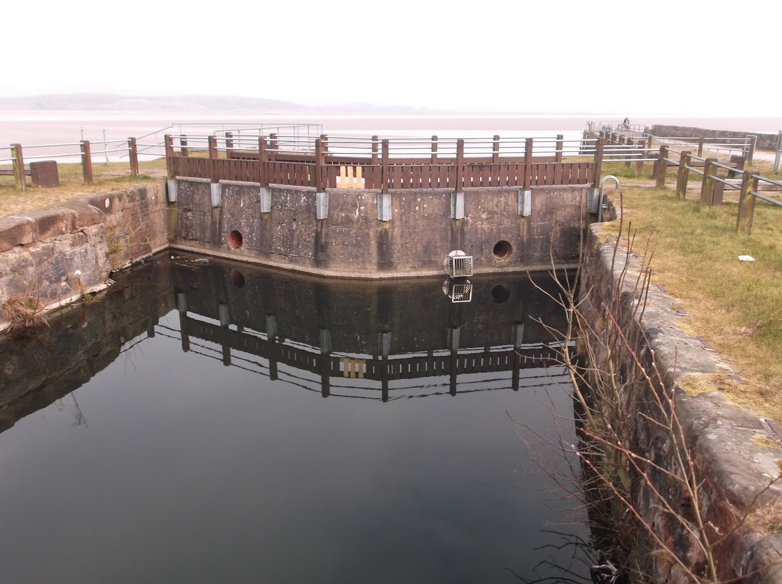 Walking the English coast the easy way! Walk 194 Barrow in Furness