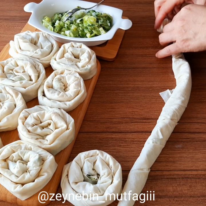 Pırasalı börek tarifi yapılışı SağlıkON