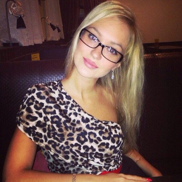 Escorts Philippines with Video Call Webcam model
