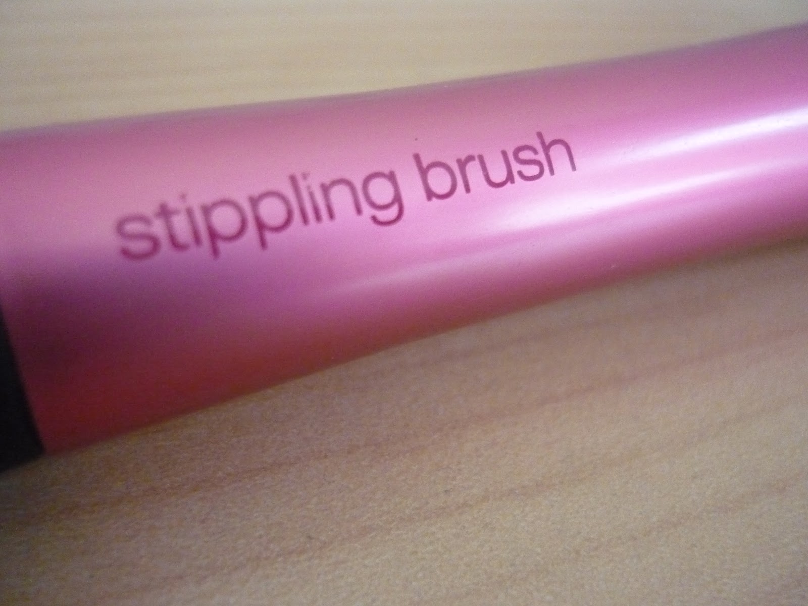 kate's beauty blog! Real Techniques Buffing Brush VS. Stippling Brush