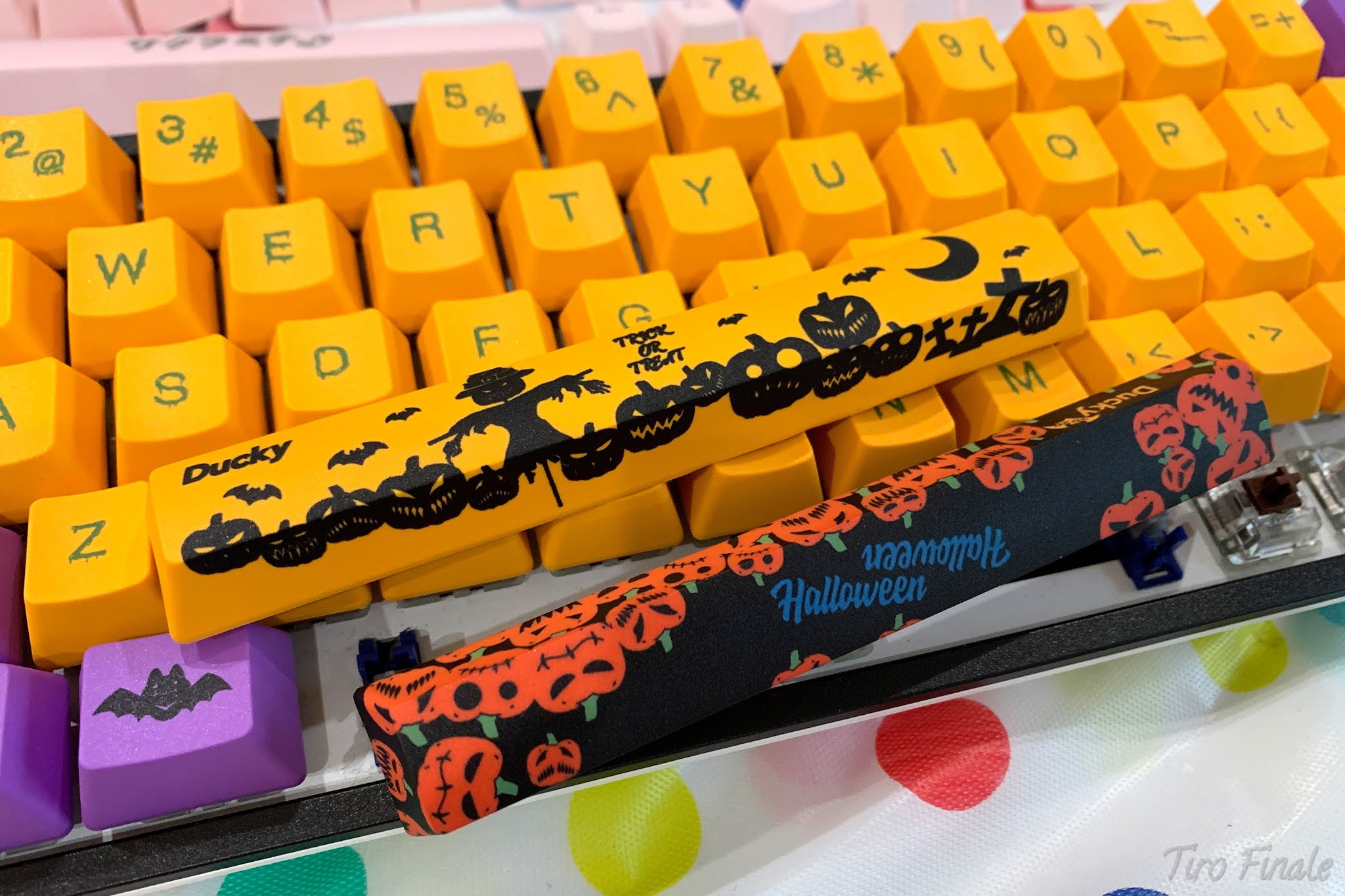 Ducky Halloween Theme Keycaps Review