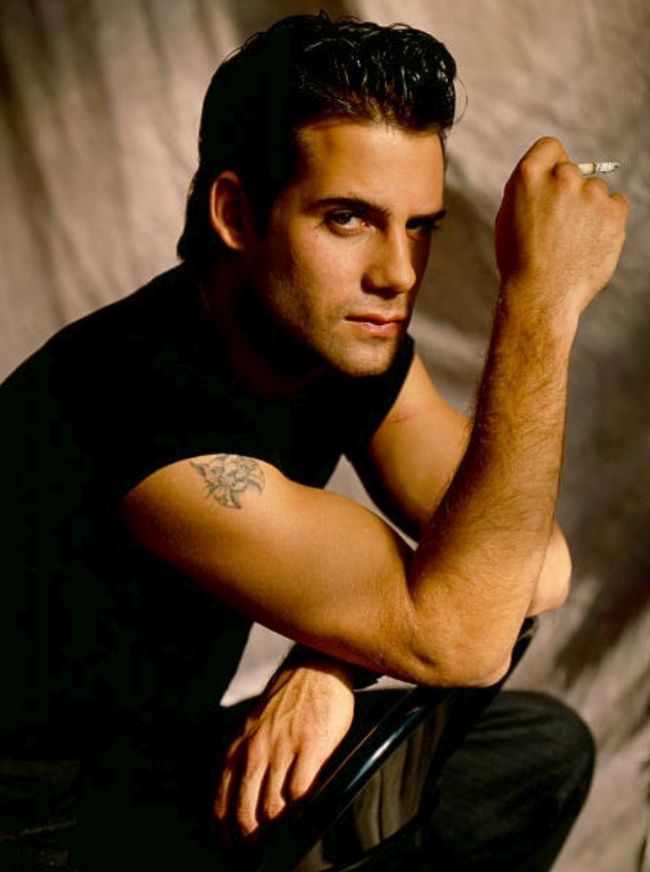 Favorite Hunks & Other Things: Just Because: Adrian Pasdar