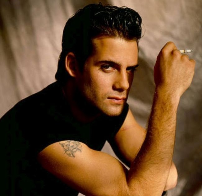 Favorite Hunks & Other Things: Just Because: Adrian Pasdar